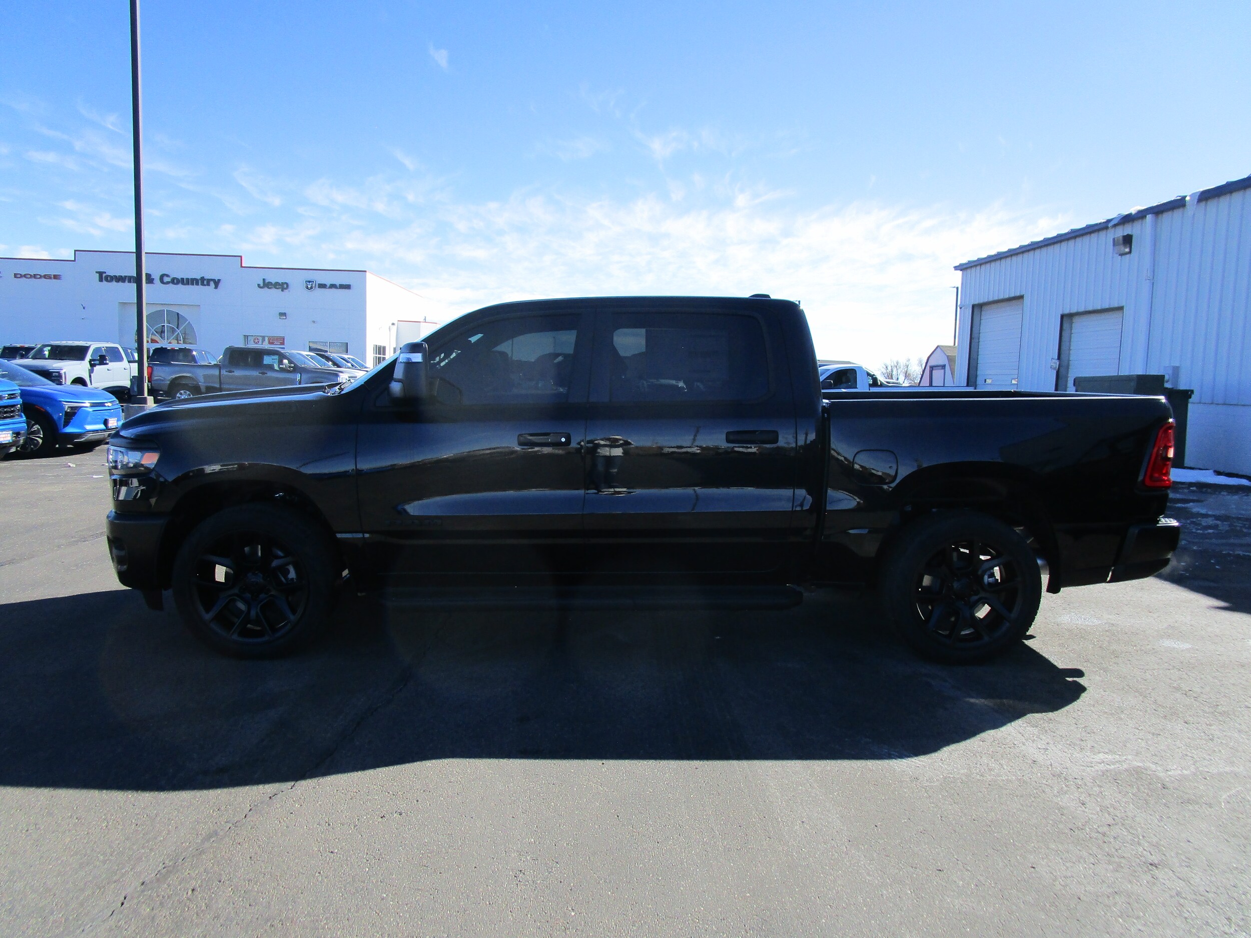 2025 Ram 1500 Tradesman photo 2