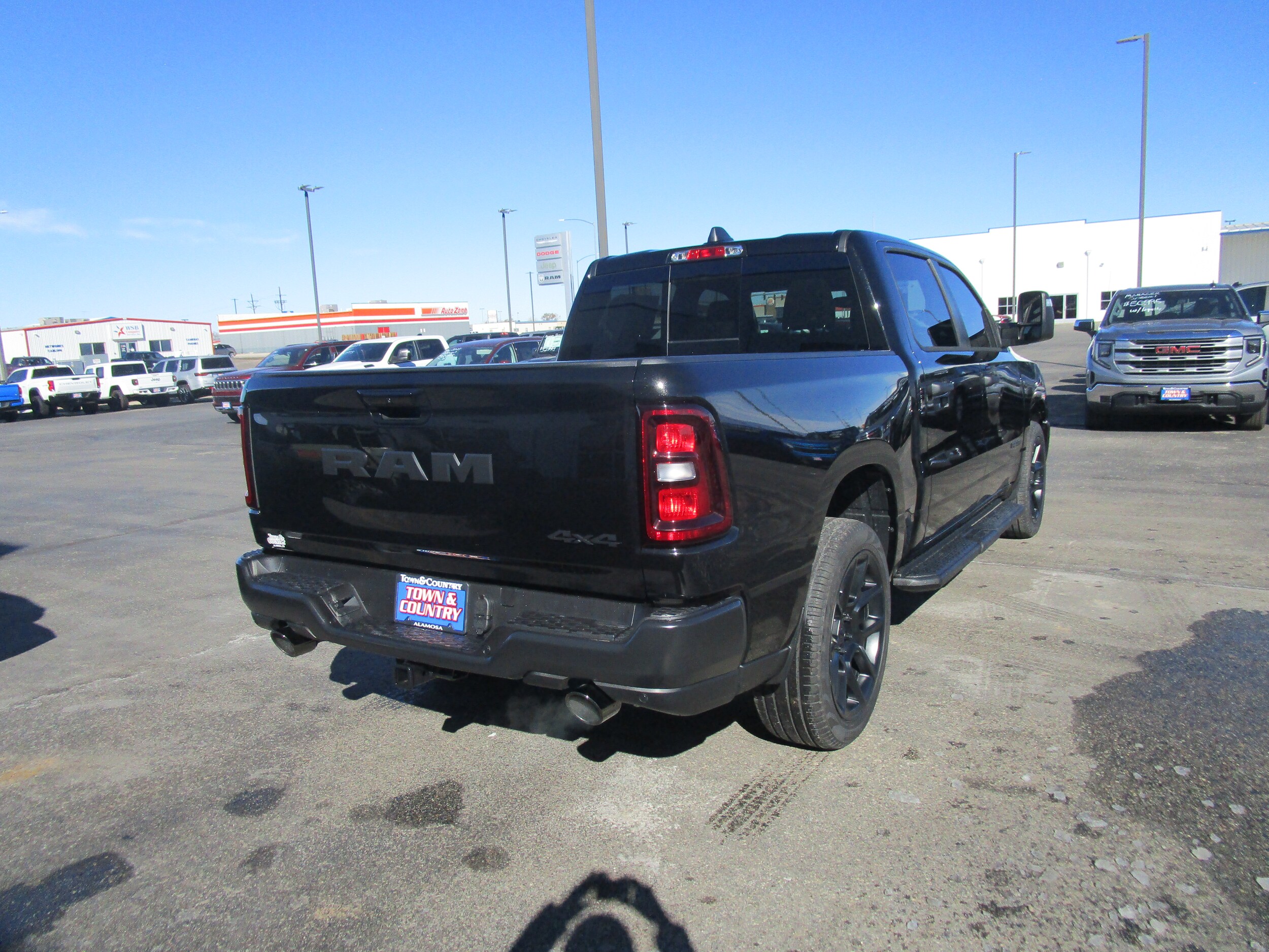 2025 Ram 1500 Tradesman photo 3