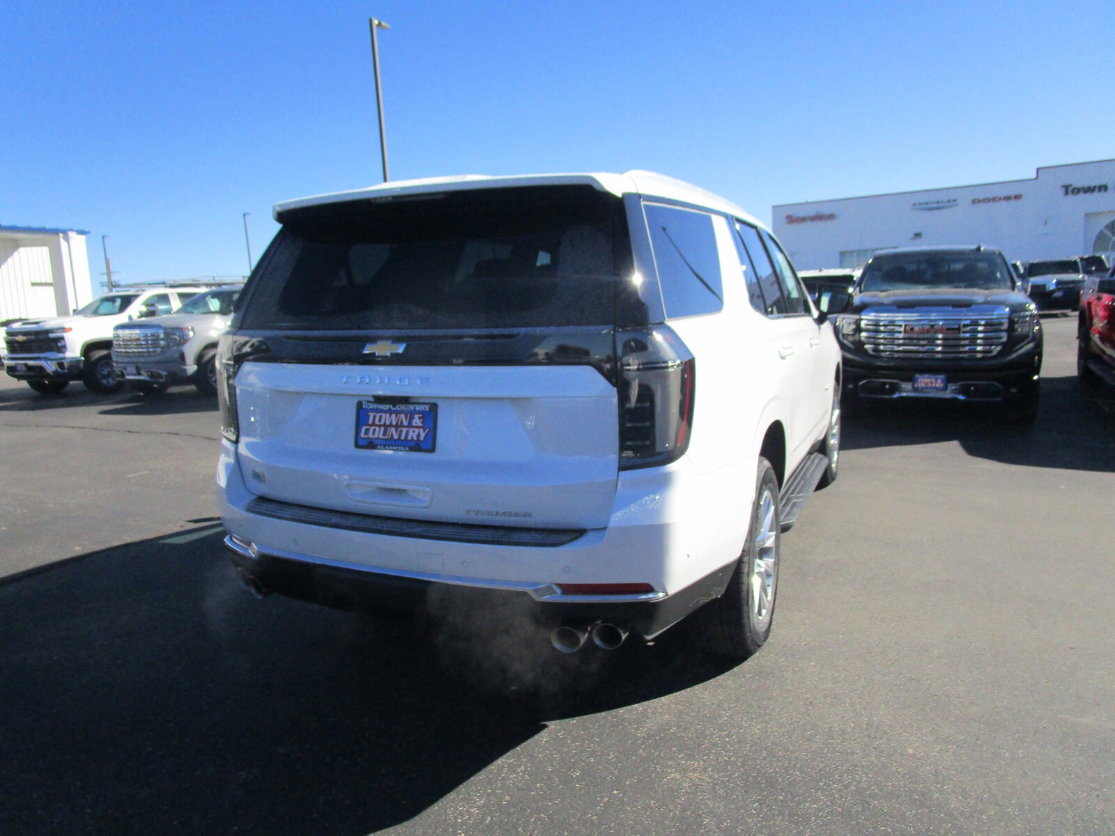 2025 Chevrolet Tahoe Premier photo 3