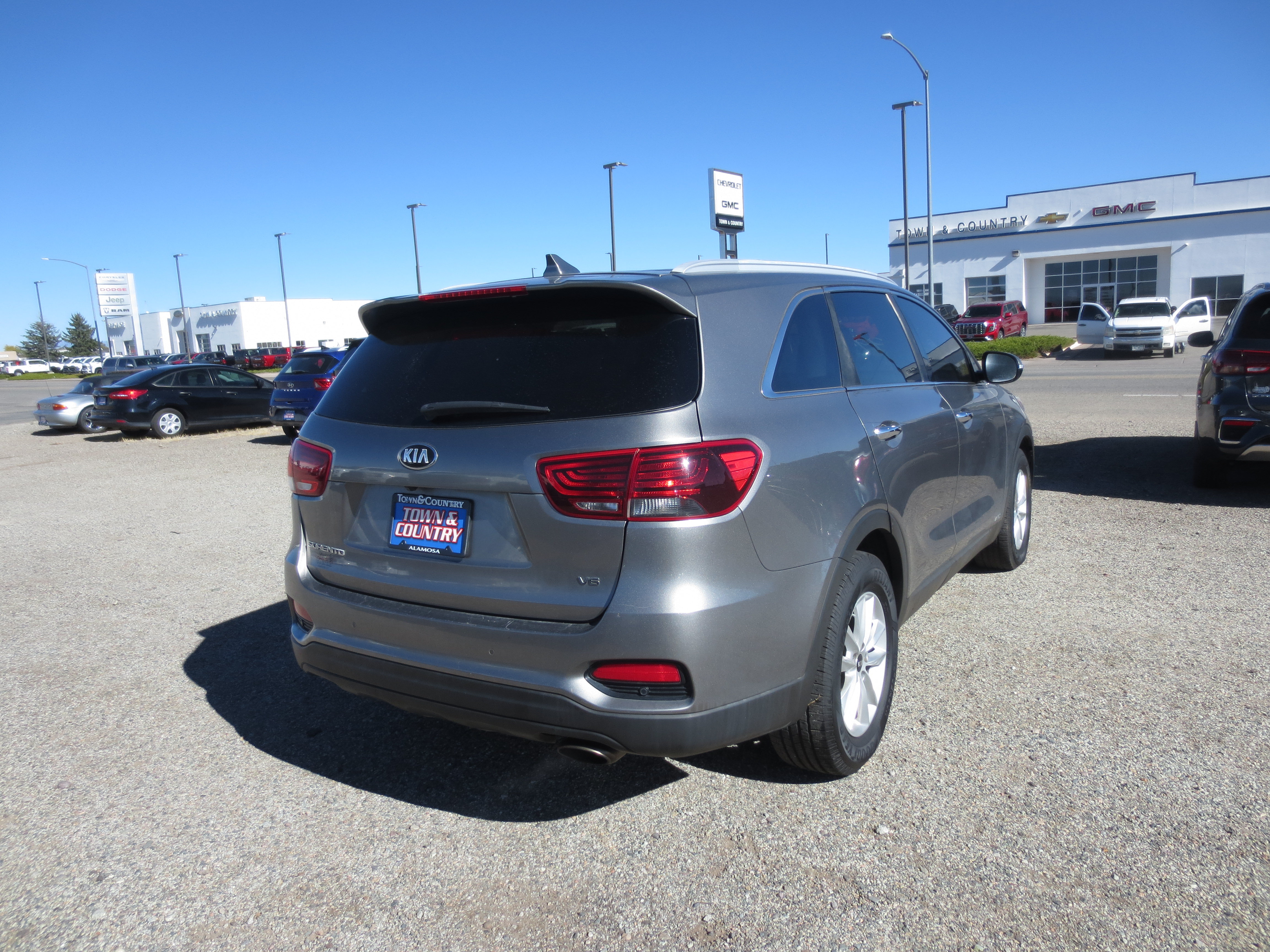 Used 2019 Kia Sorento LX with VIN 5XYPGDA58KG480264 for sale in Alamosa, CO