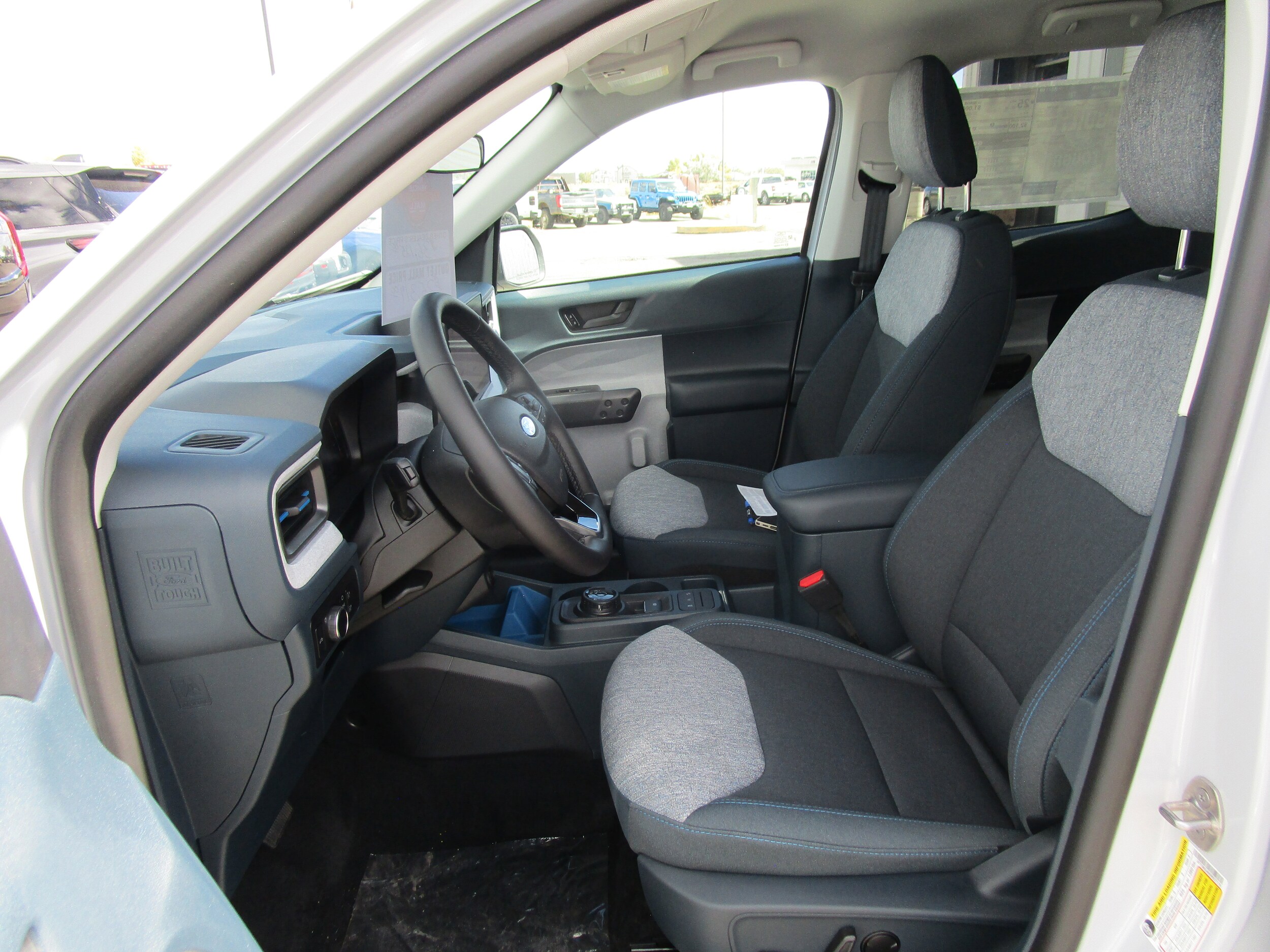 2025 Ford Maverick XLT photo 2