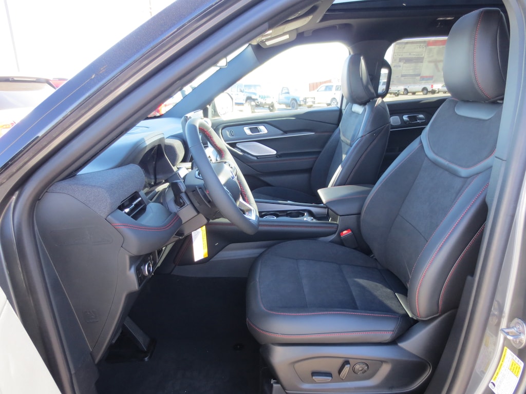 2026 Ford Explorer ST photo 2