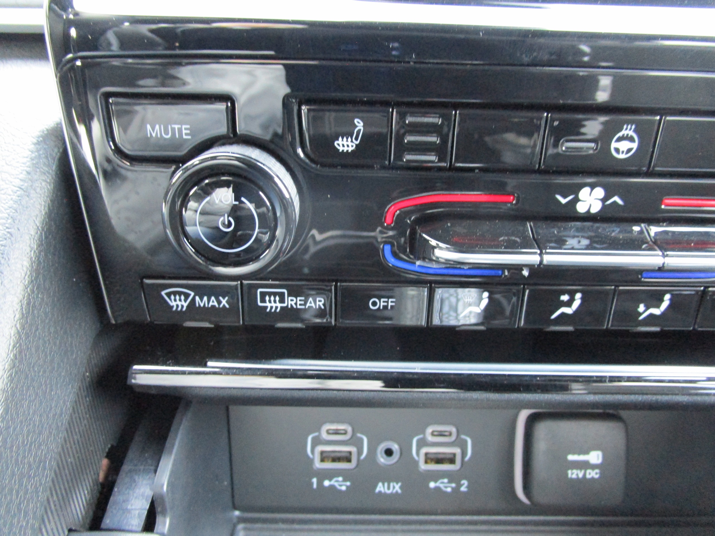 2025 Jeep Grand Cherokee Altitude - Photo 13