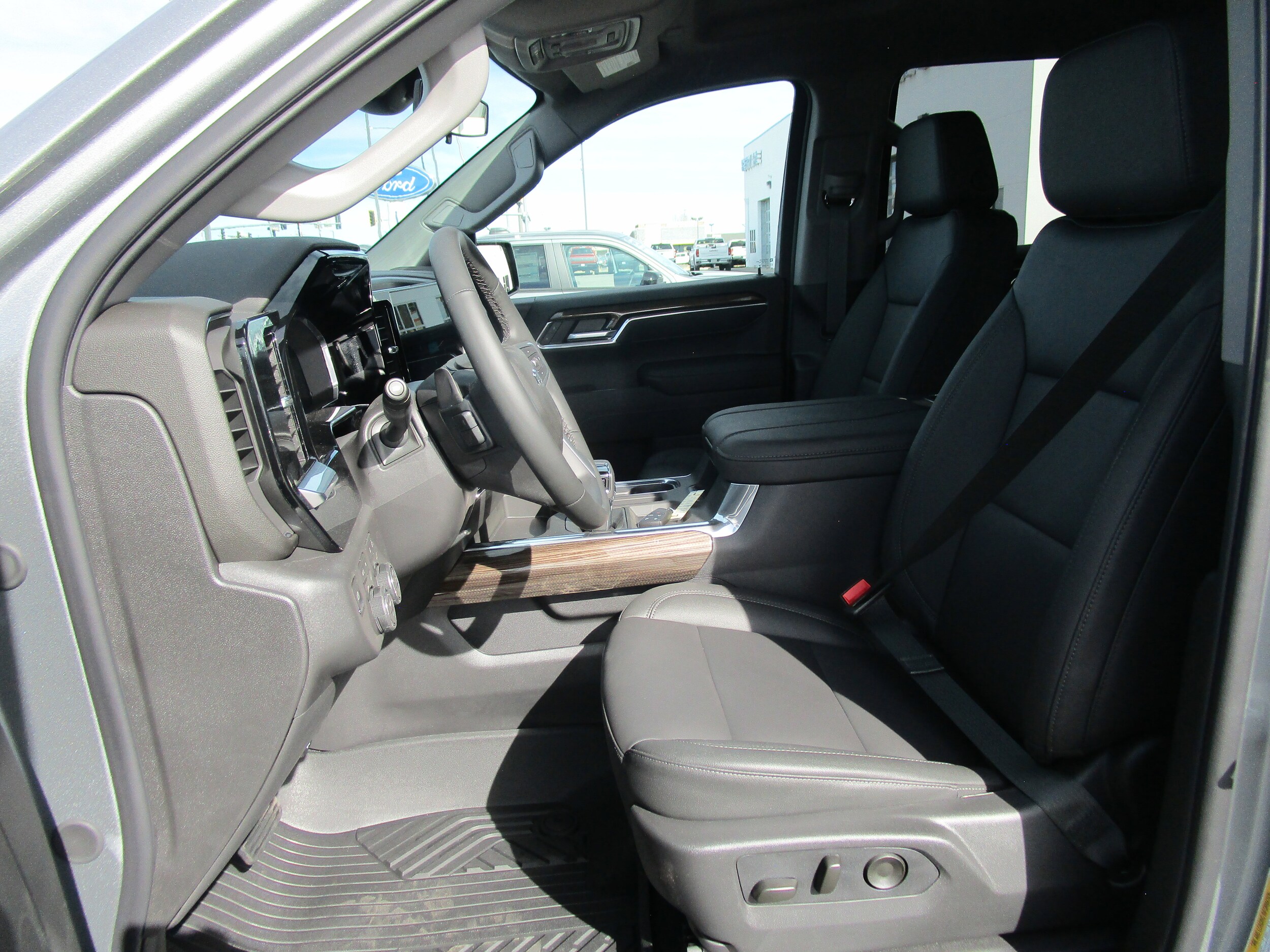 2026 Chevrolet Silverado 1500 LT Trail Boss photo 3