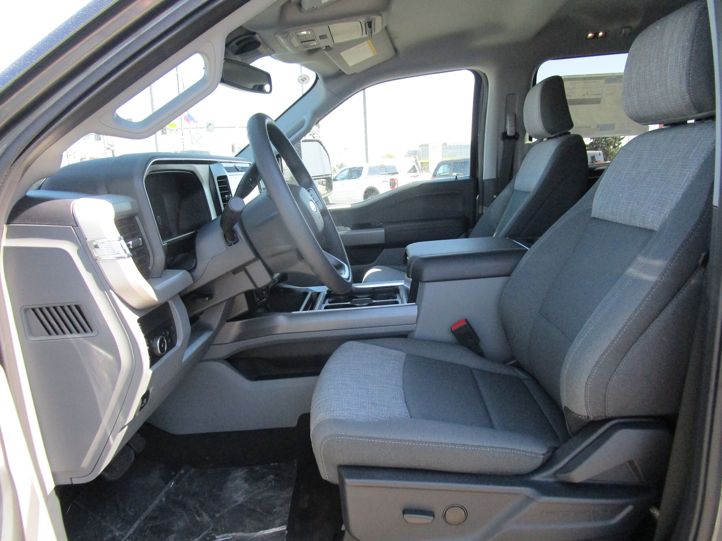 2025 Ford F-250 photo 3