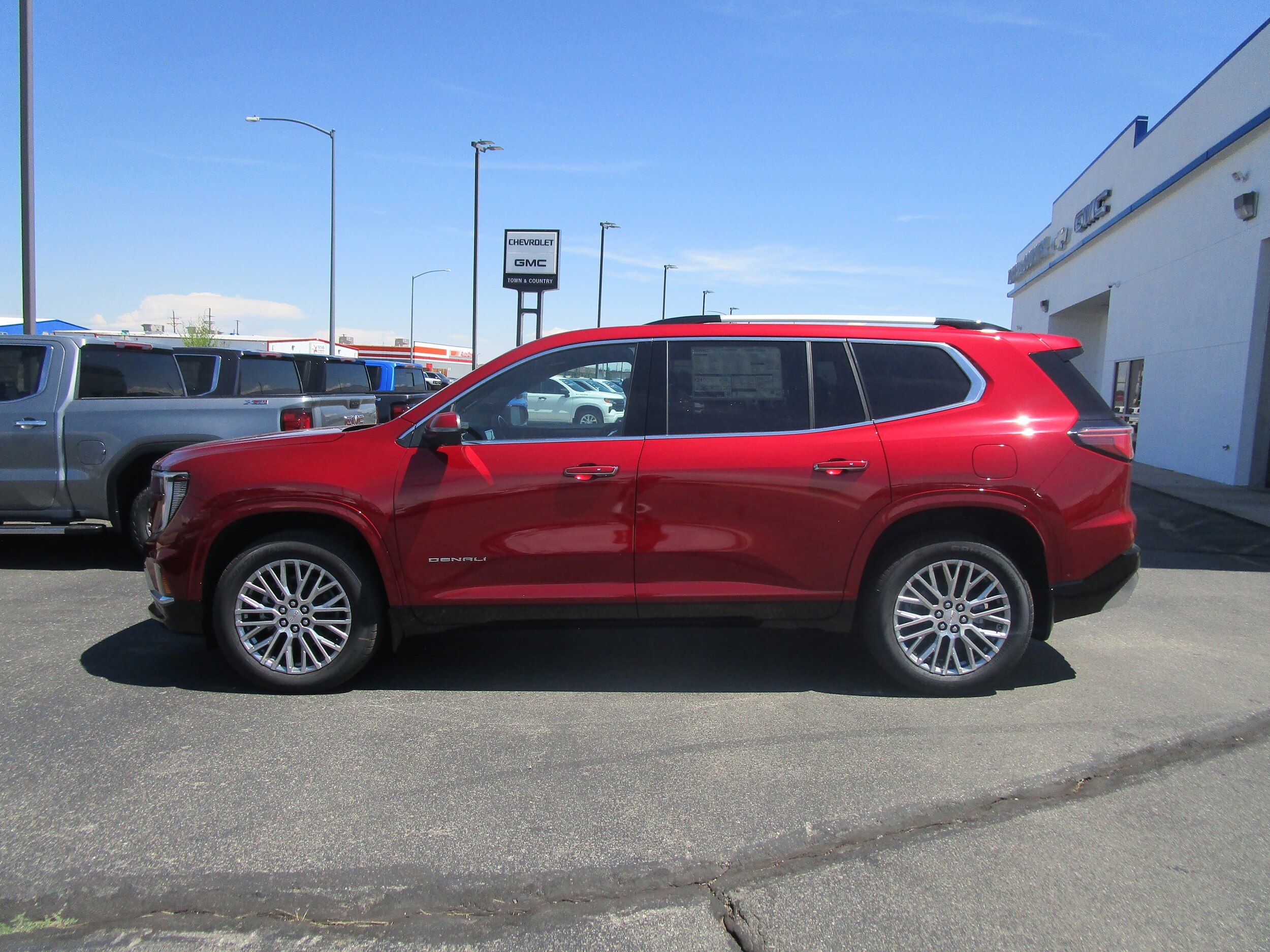 2025 Gmc Acadia Denali photo 2