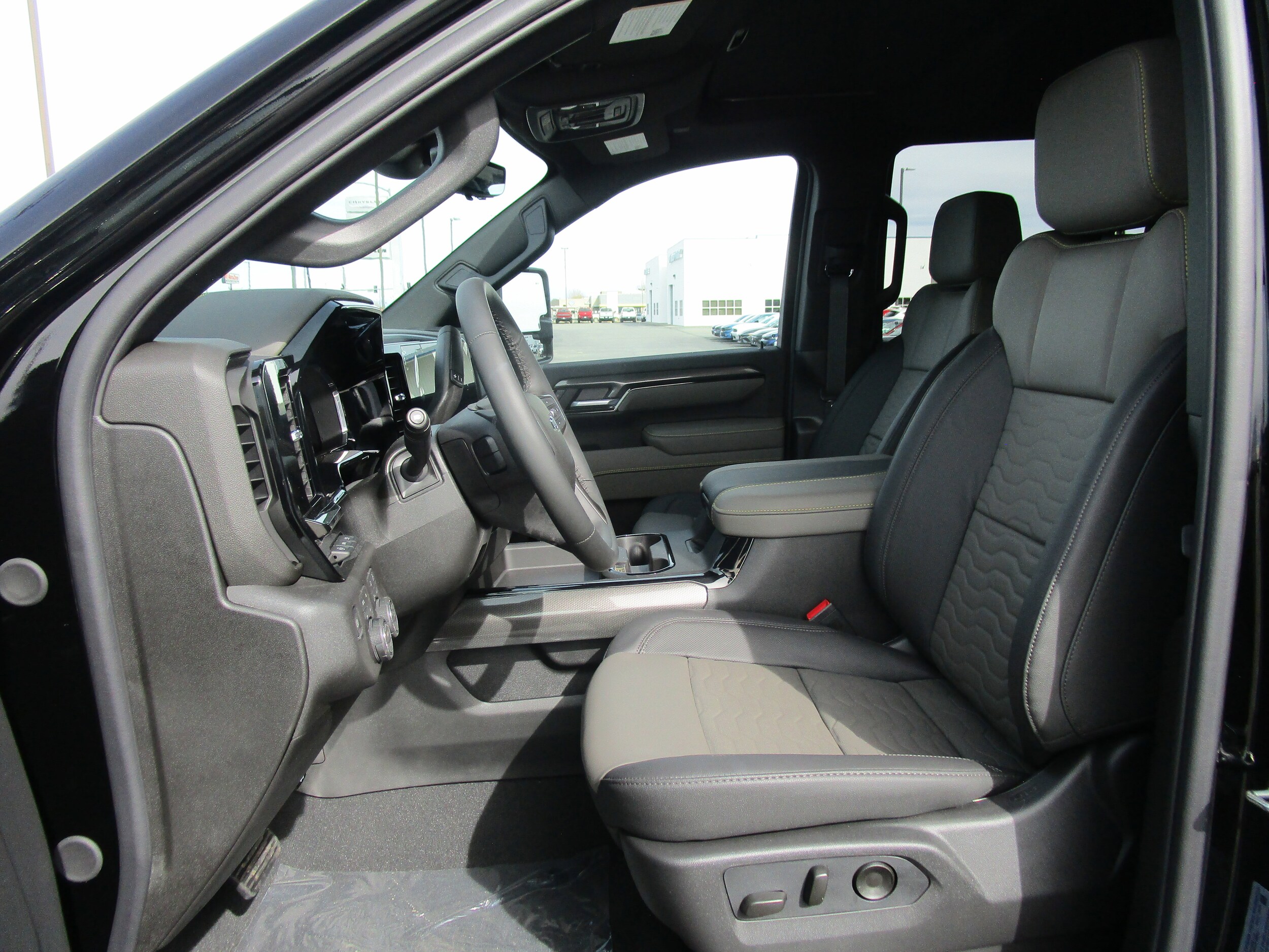 2026 Chevrolet Silverado 2500HD ZR2 photo 4