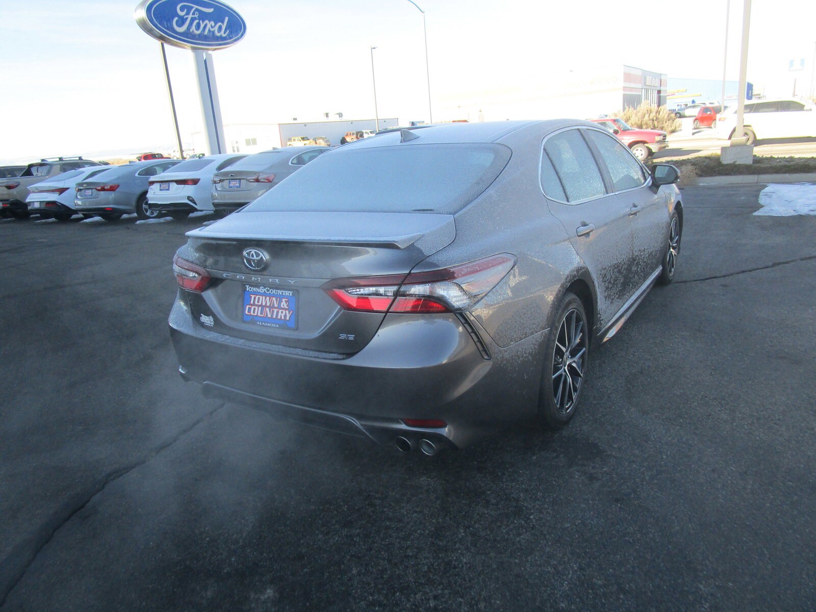 2023 Toyota Camry SE photo 3