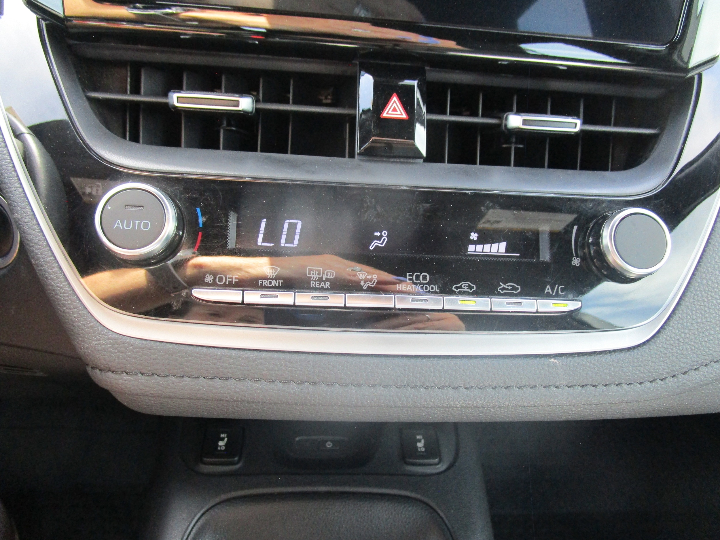 2024 Toyota Corolla XSE - Photo 12