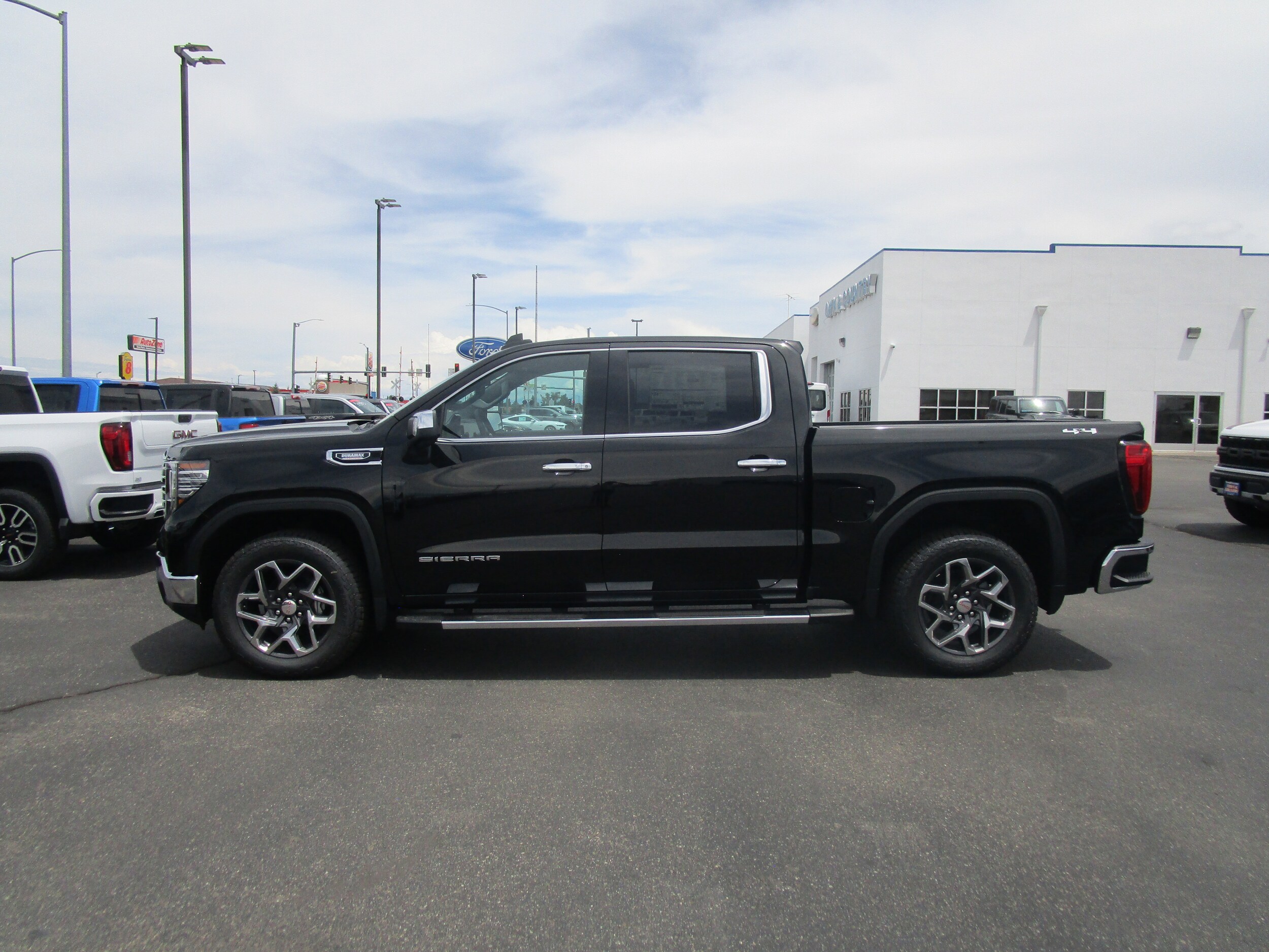 2025 Gmc Sierra 1500 SLT photo 2