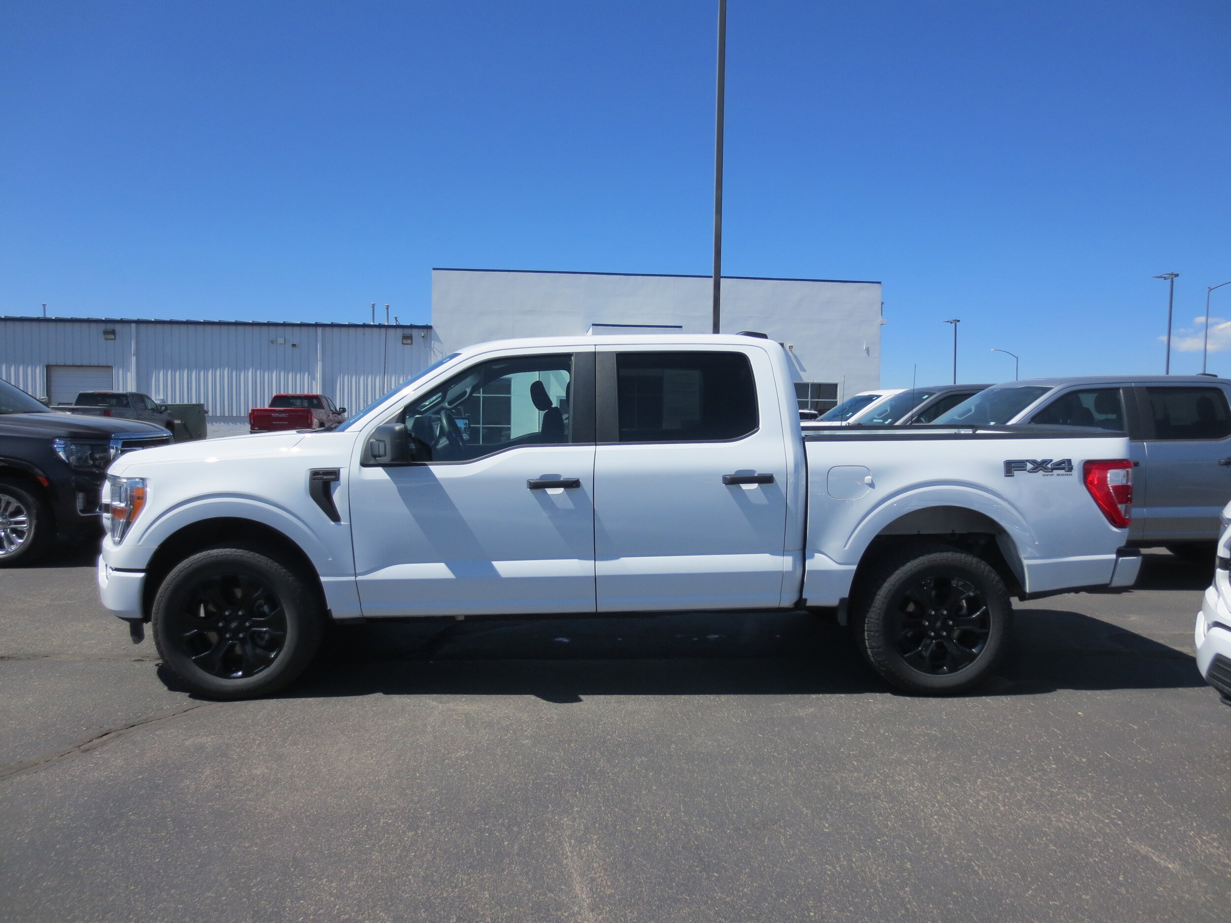 2022 Ford F-150 XLT photo 2