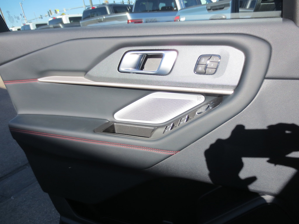 2026 Ford Explorer ST photo 4