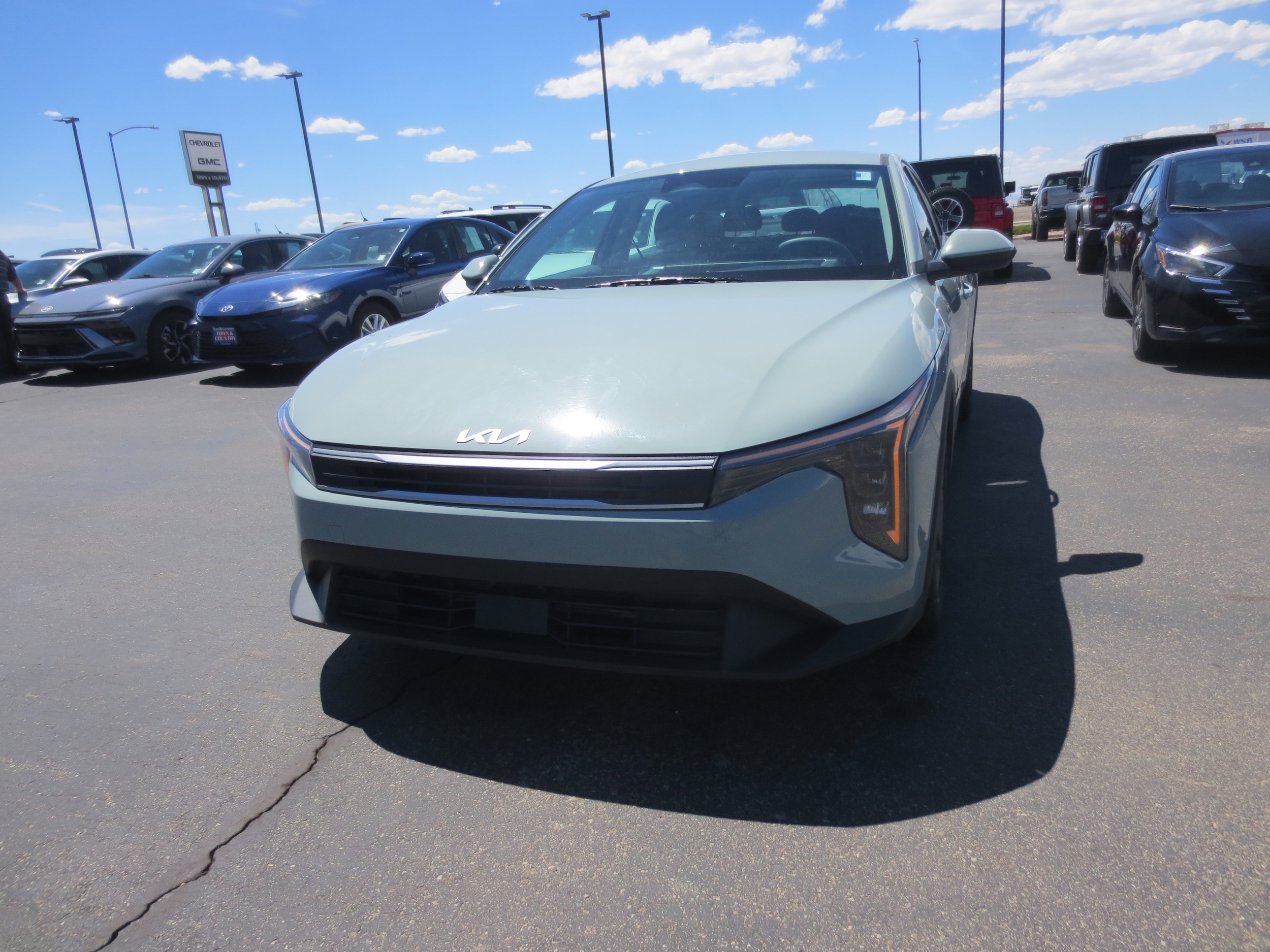 2025 Kia K4 LXS AT's photo