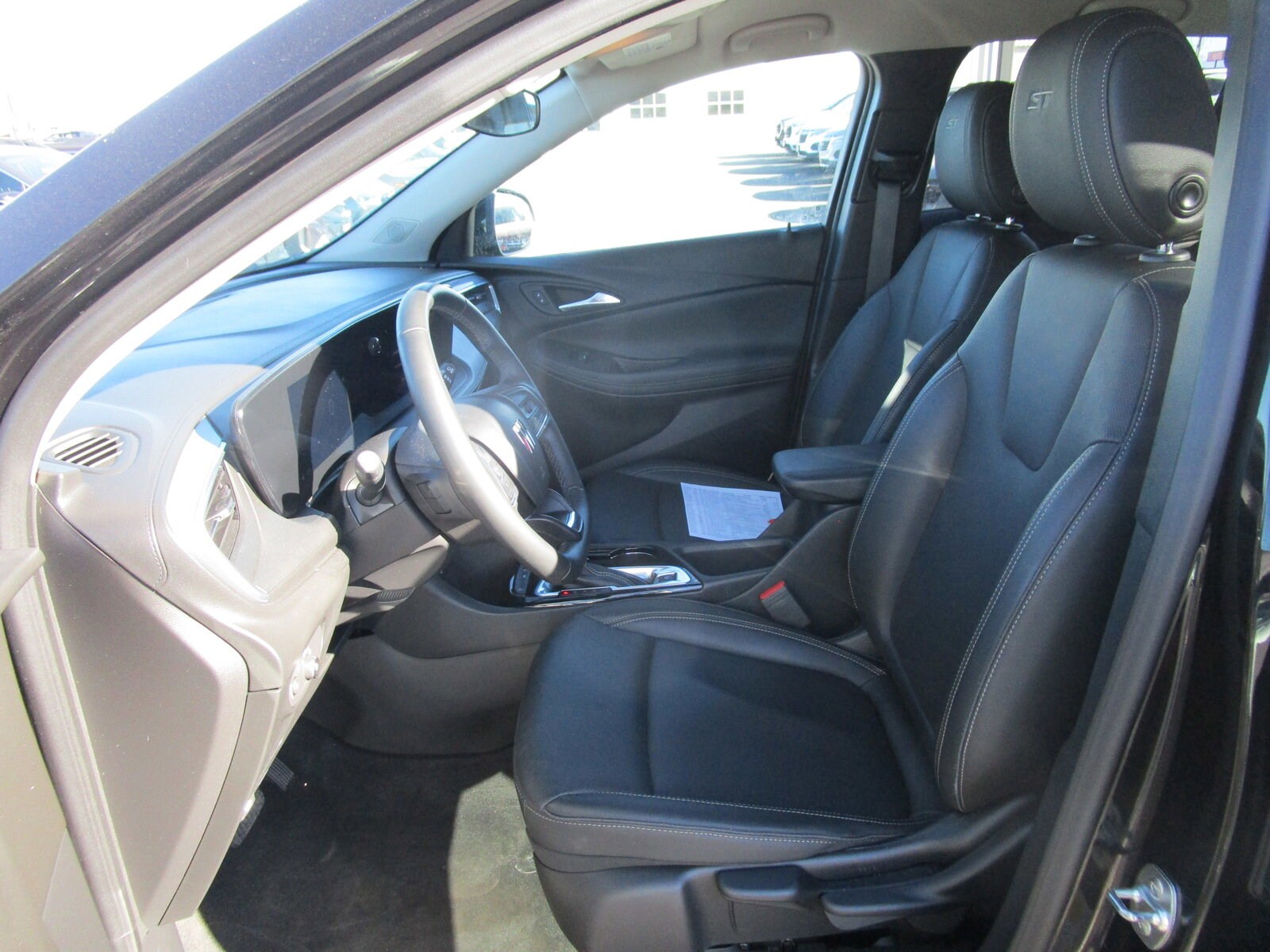 2024 Buick Encore GX Sport Touring photo 4