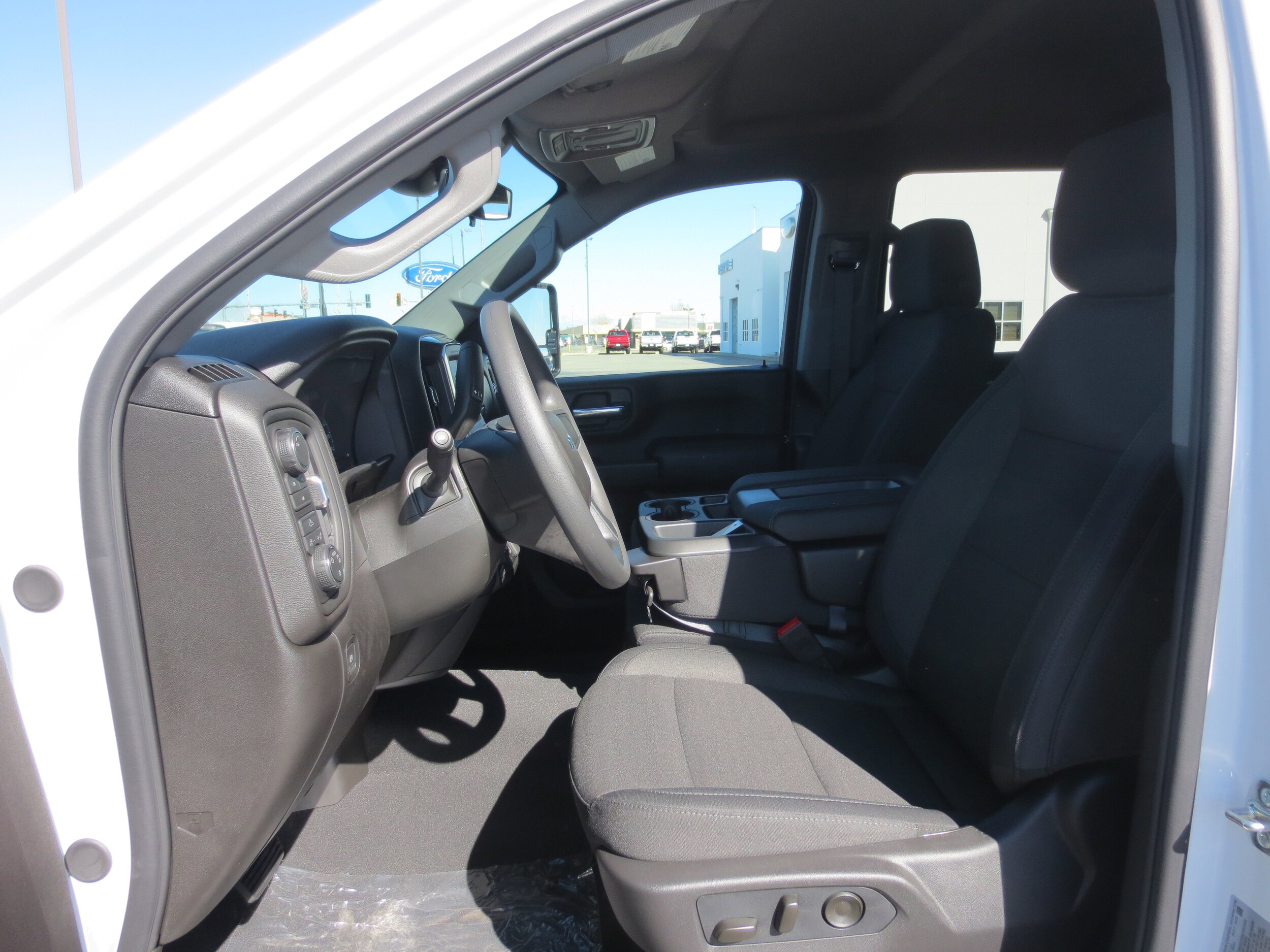 2026 Chevrolet Silverado 2500HD Custom photo 3