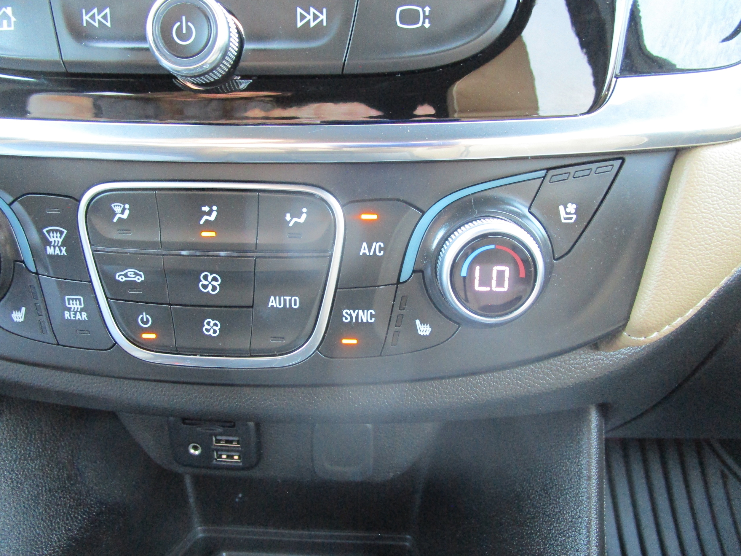2023 Chevrolet Traverse Premier - Photo 14