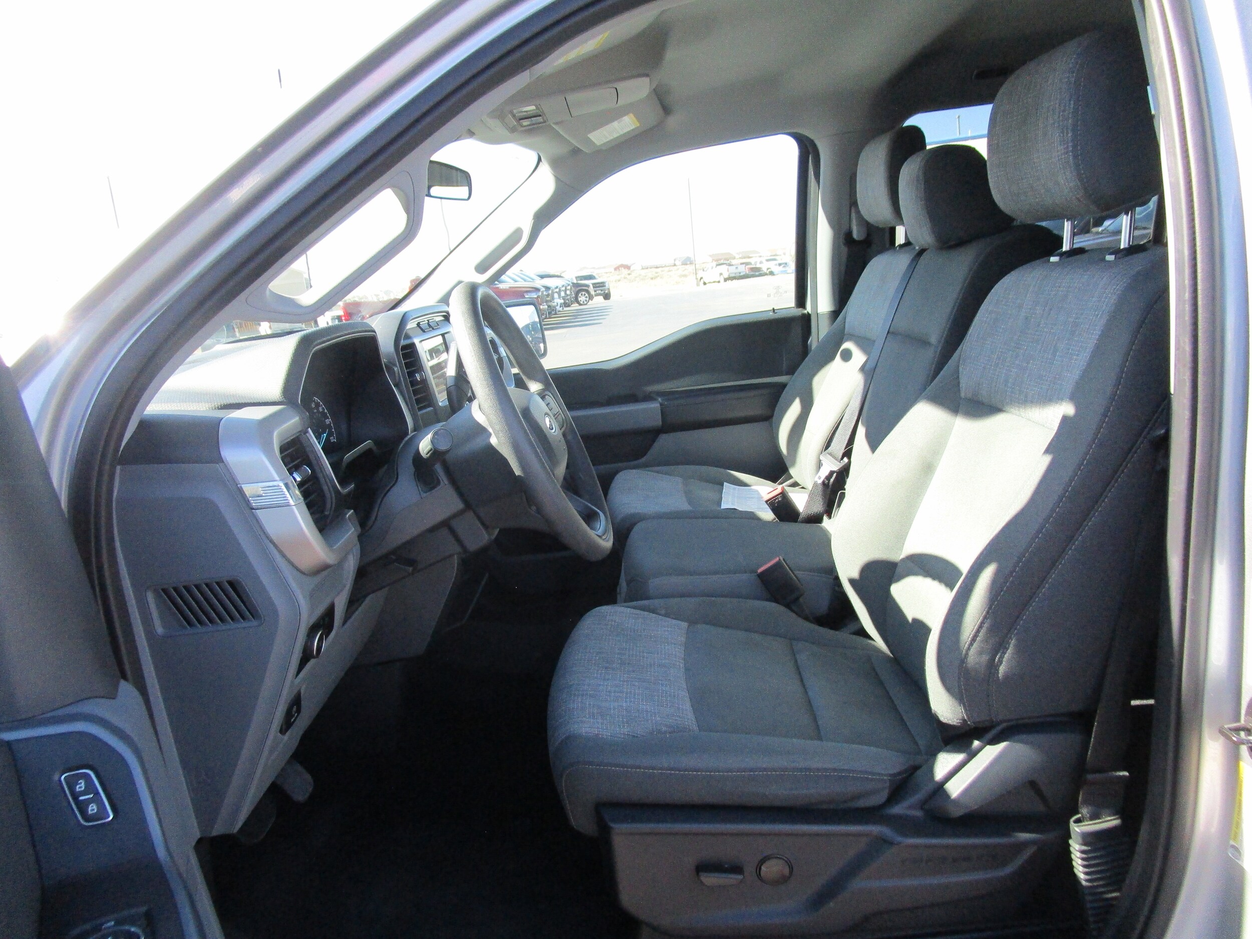 2023 Ford F-150 XLT photo 4