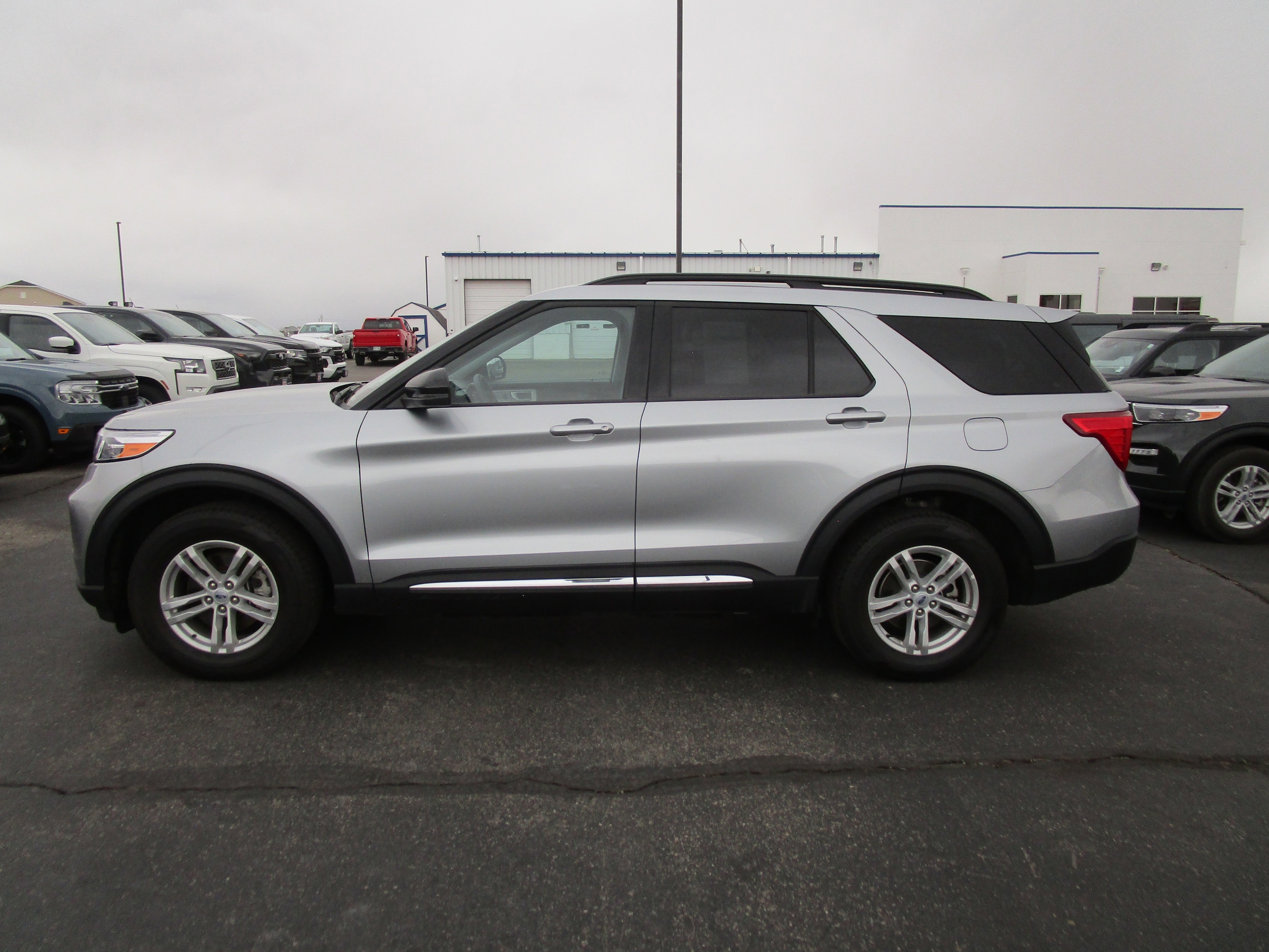 Used 2024 Ford Explorer XLT with VIN 1FMSK8DH3RGA88883 for sale in Alamosa, CO