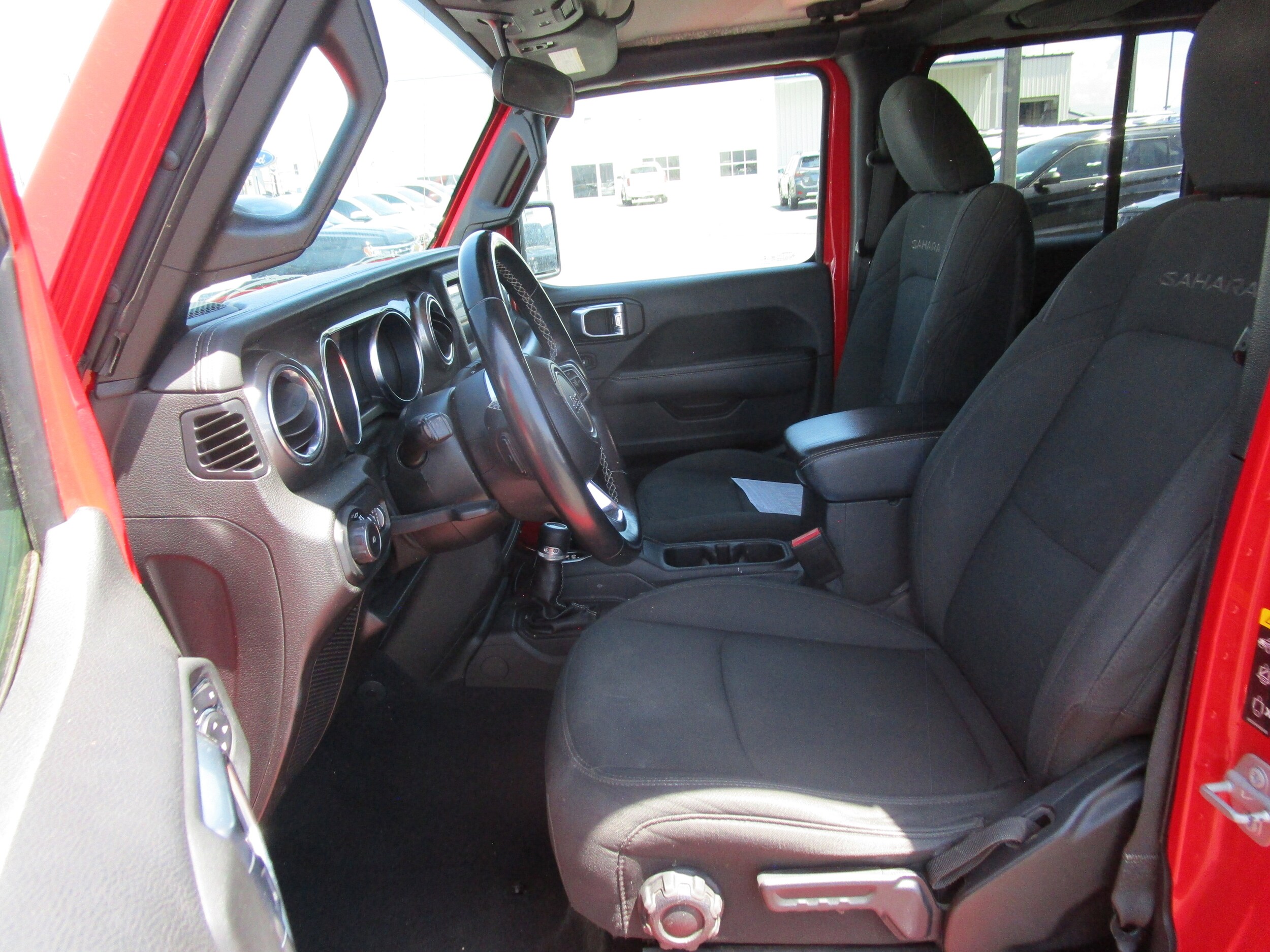 2021 Jeep Wrangler Unlimited Sahara photo 4