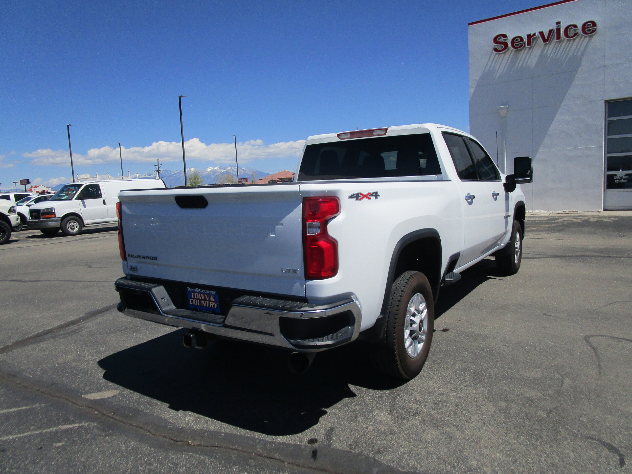 2024 Chevrolet Silverado 2500HD LTZ photo 3