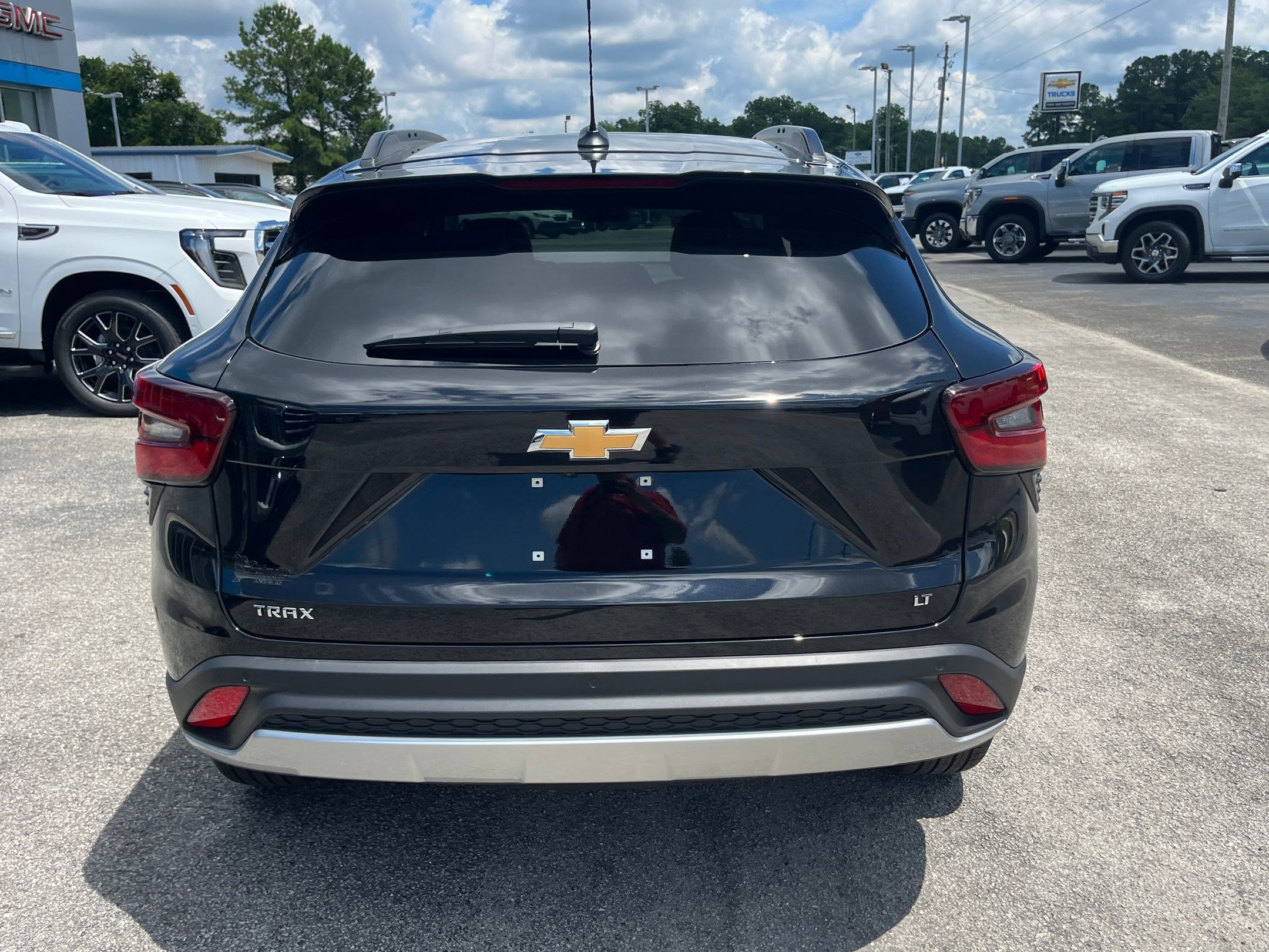 2025 Chevrolet Trax LT photo 4