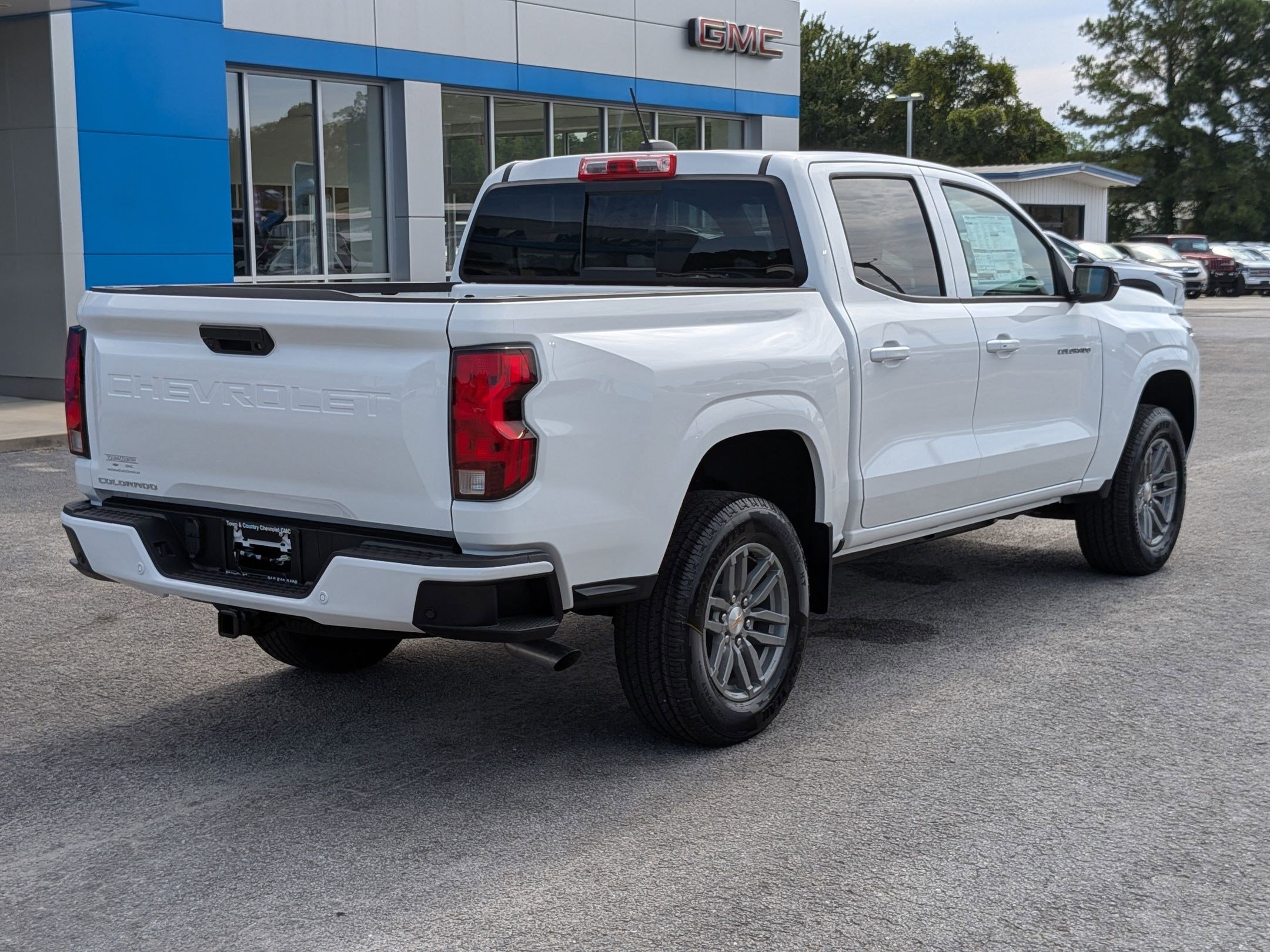 2026 Chevrolet Colorado LT photo 3
