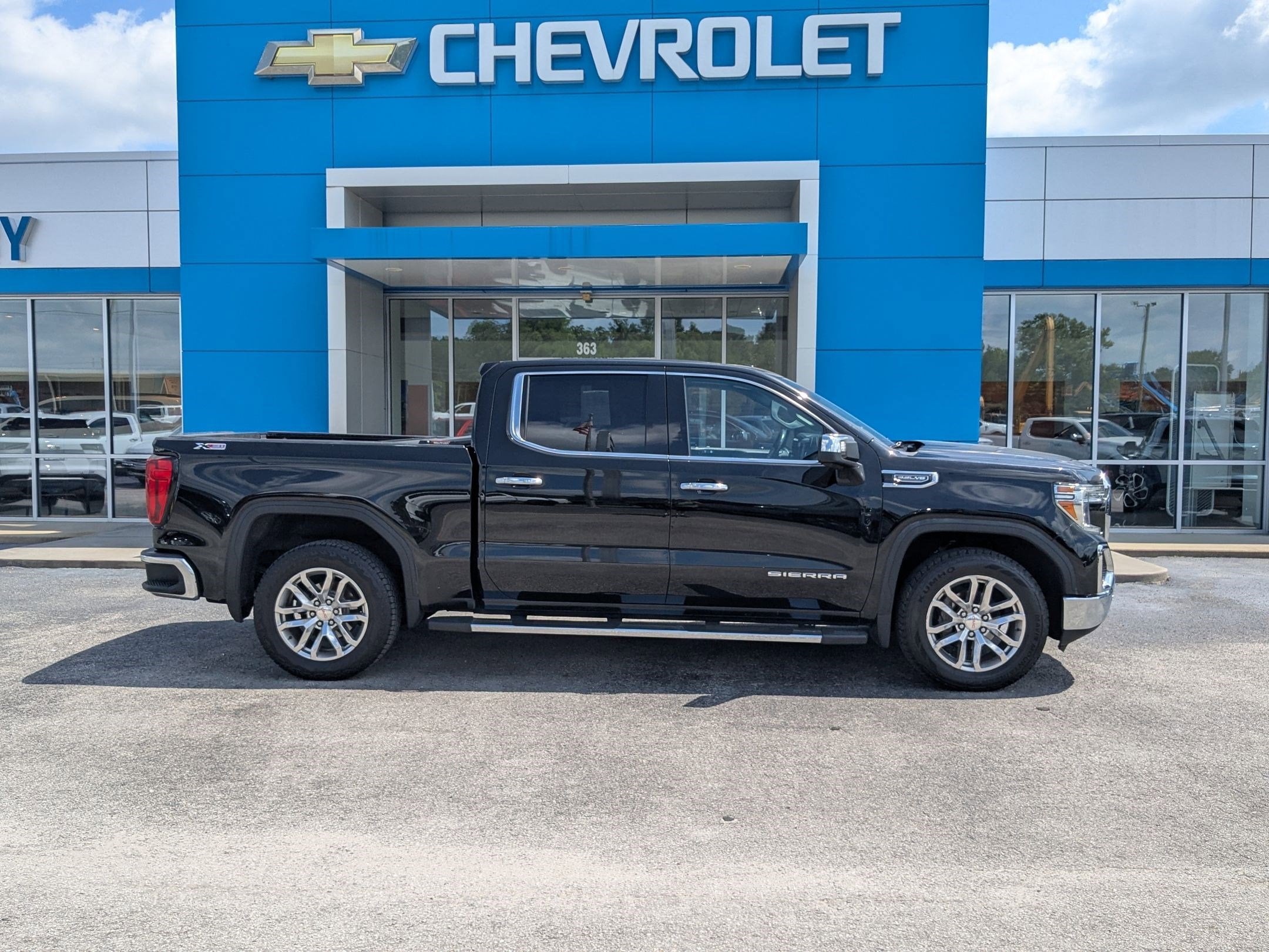 Used 2022 GMC Sierra 1500 Limited SLT with VIN 3GTU9DED9NG195173 for sale in Whiteville, NC