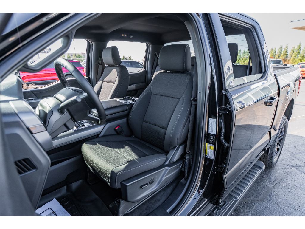 2025 Ford F-150 XLT - Photo 8