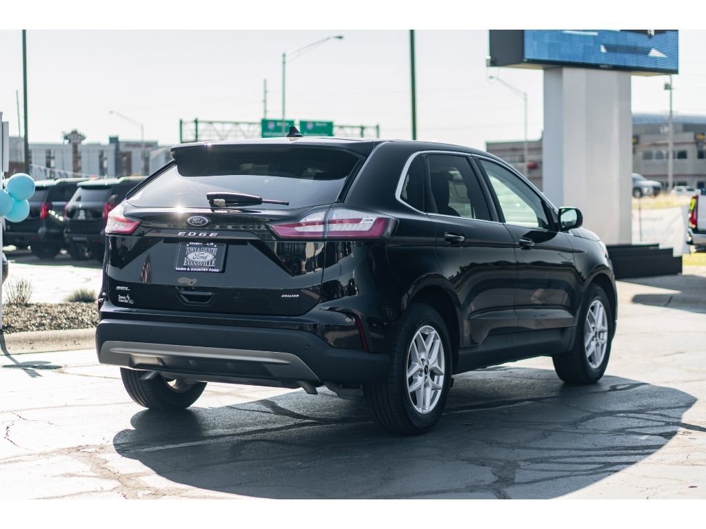 Used 2024 Ford Edge SEL SUV