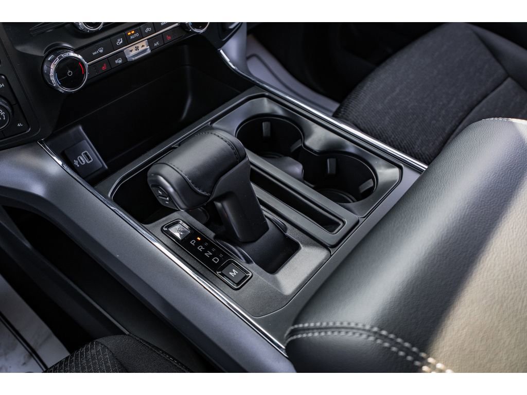 2025 Ford F-150 XLT - Photo 18
