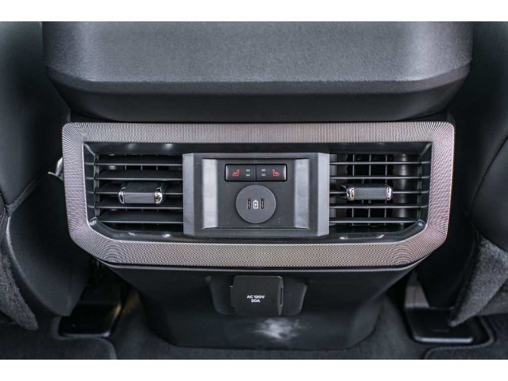 2025 Ford F-350 Super Duty Platinum - Photo 30