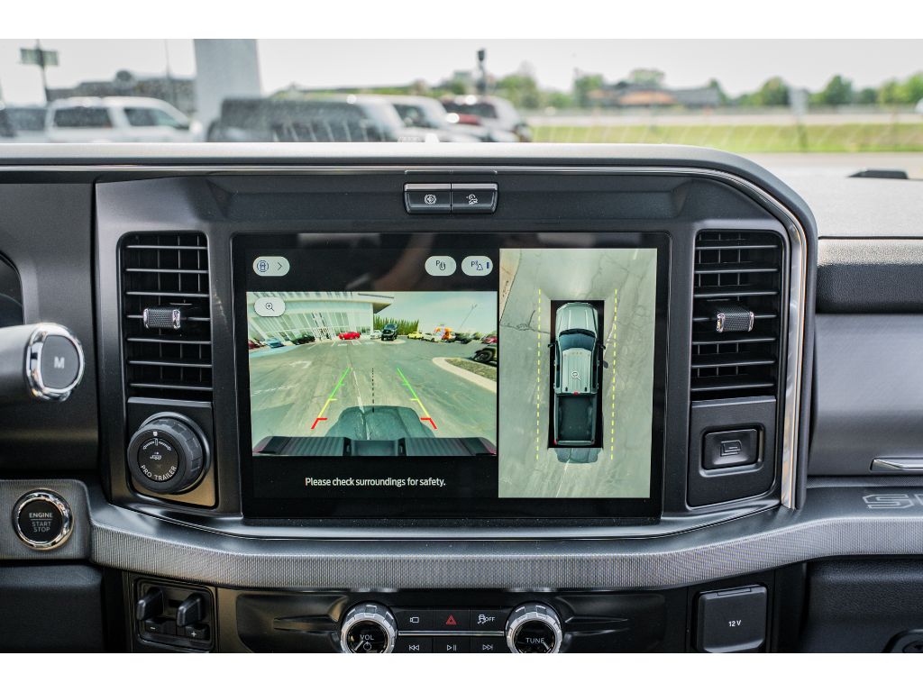 2025 Ford F-350 Super Duty Platinum - Photo 16