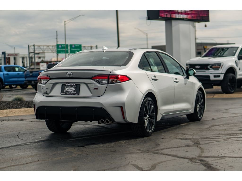 Used 2024 Toyota Corolla SE Sedan