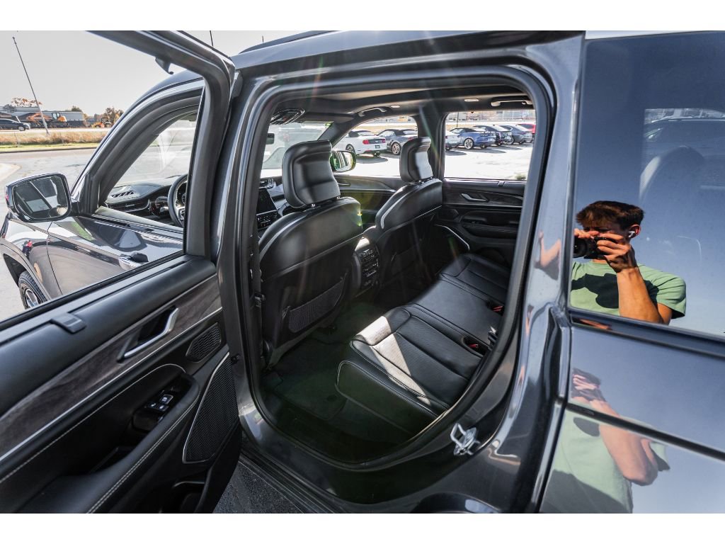 2023 Jeep Grand Cherokee Overland - Photo 24