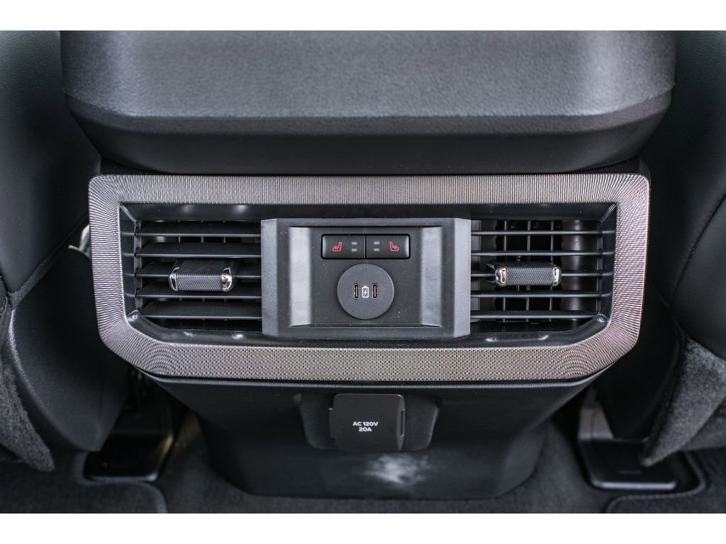 2025 Ford F-350 Super Duty Platinum - Photo 30