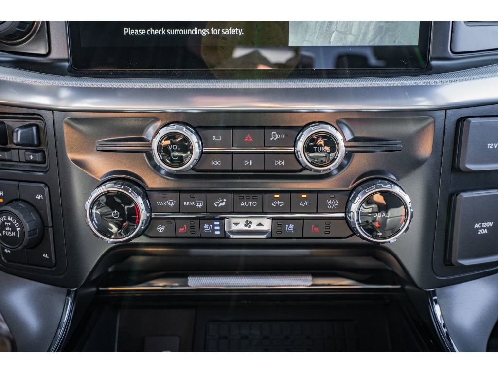 2025 Ford F-150 Lariat - Photo 17