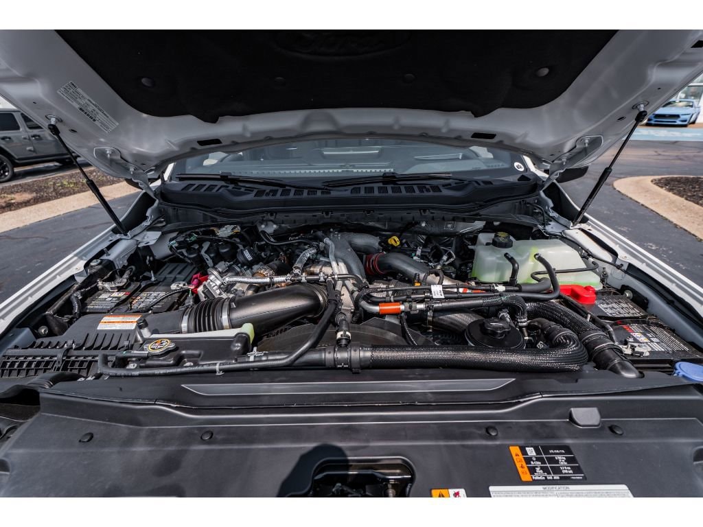 2025 Ford F-350 Super Duty Platinum - Photo 32