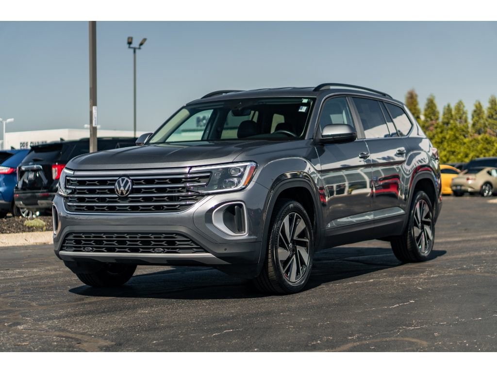 Used 2024 Volkswagen Atlas 2.0T SE w/Technology SUV