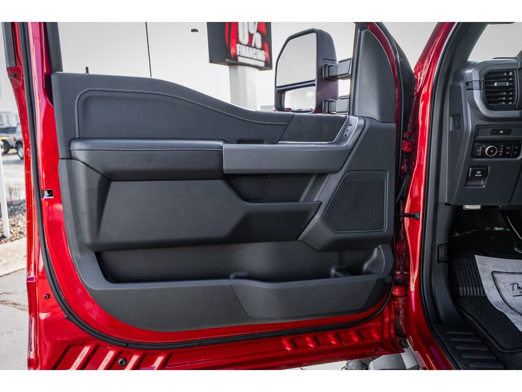 2025 Ford F-150 XLT - Photo 6