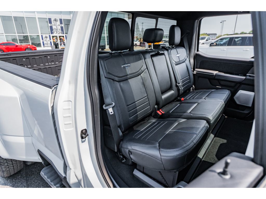 2025 Ford F-350 Super Duty Platinum - Photo 25