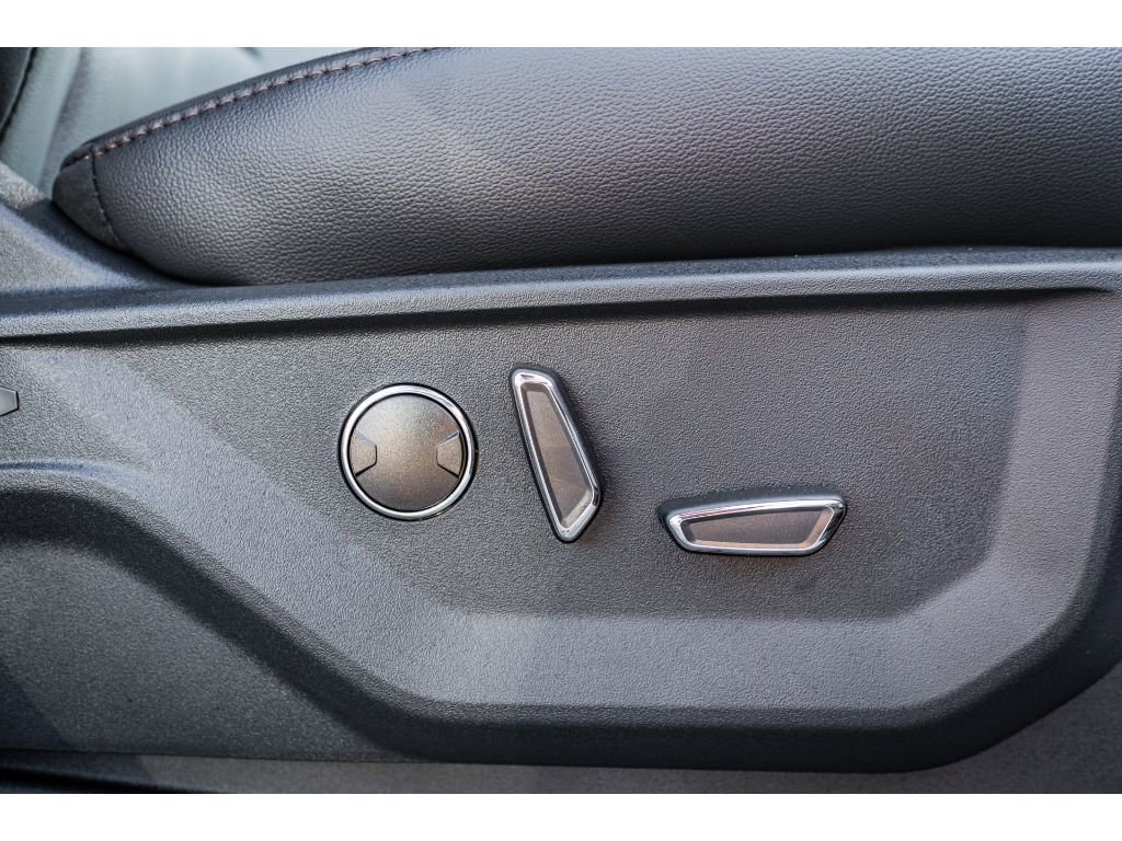 2025 Ford F-150 Lightning Lariat - Photo 19
