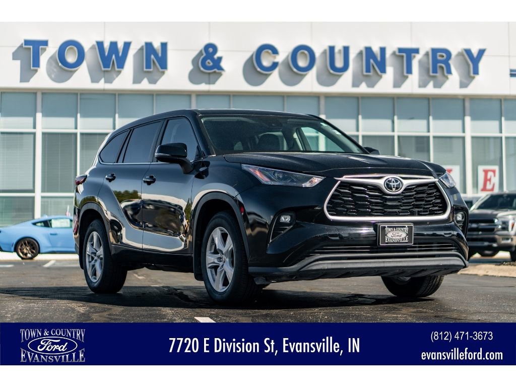 Used 2023 Toyota Highlander LE SUV