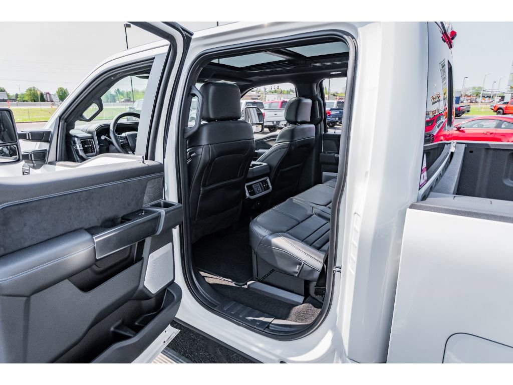 2025 Ford F-350 Super Duty Platinum - Photo 24