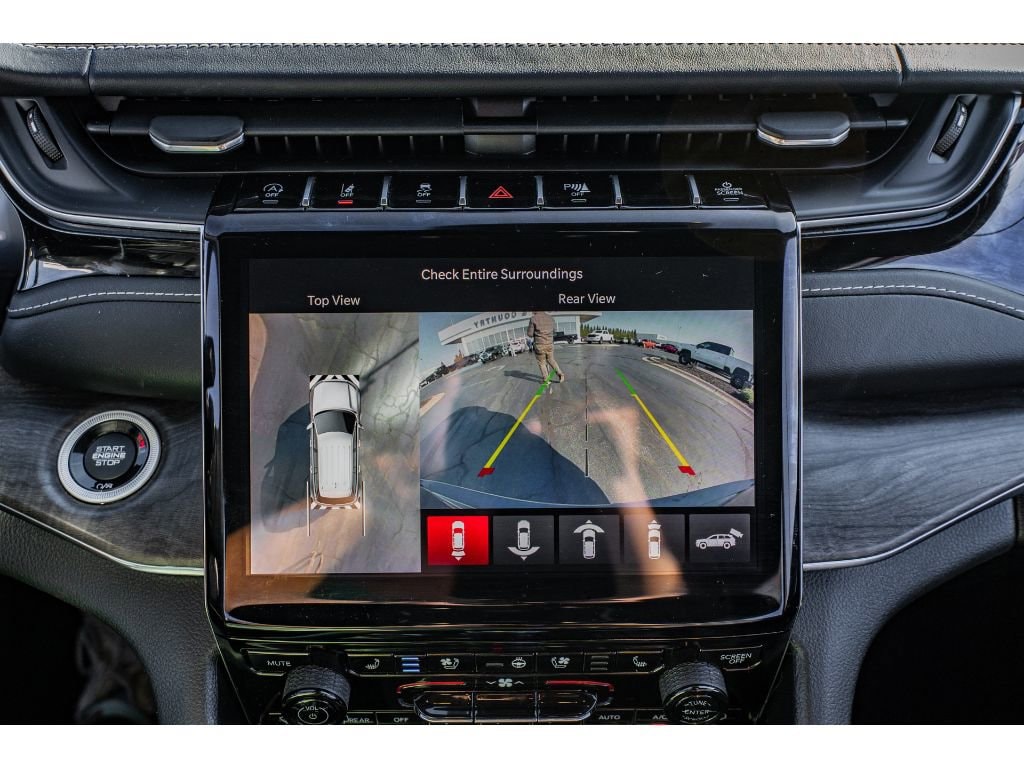 2023 Jeep Grand Cherokee Overland - Photo 16