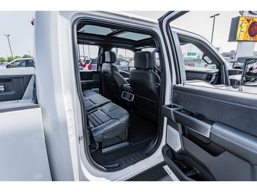 2025 Ford F-350 Super Duty Platinum - Photo 26