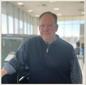 Staff member Brian Nelson from ID_27dc57