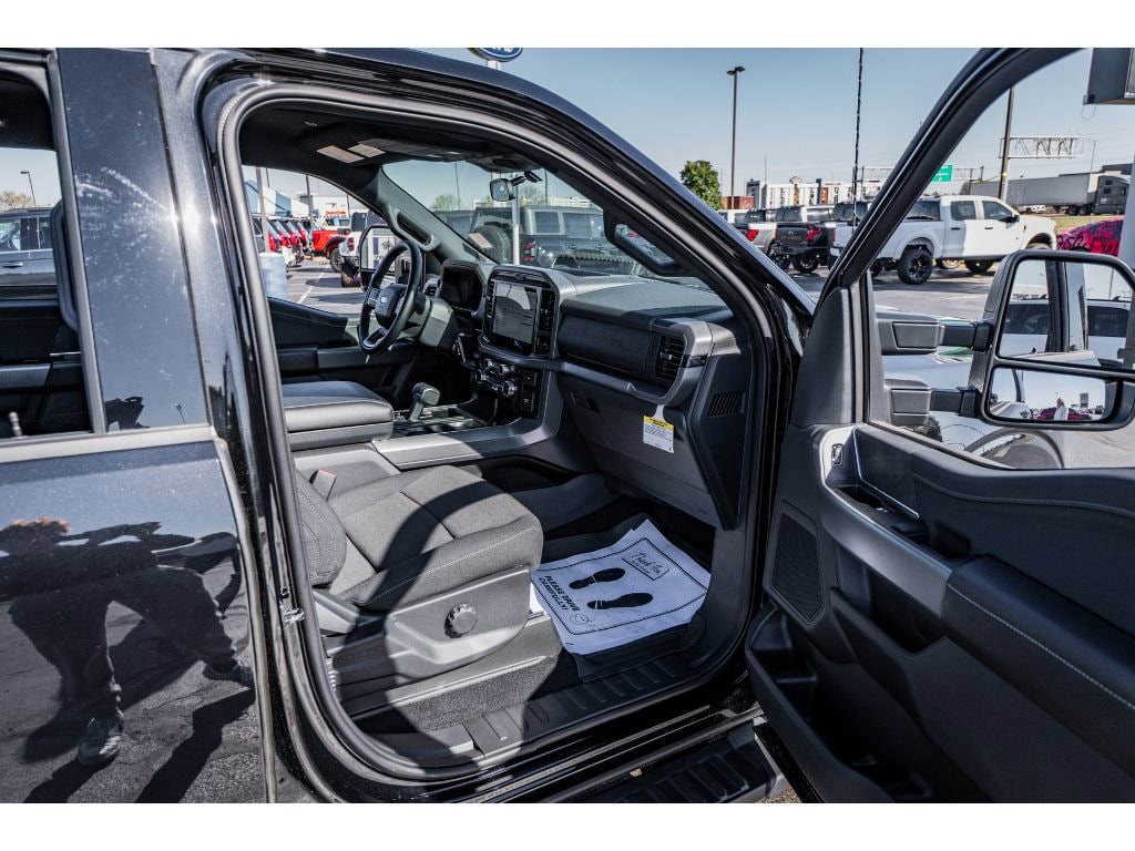 2025 Ford F-150 XLT - Photo 21