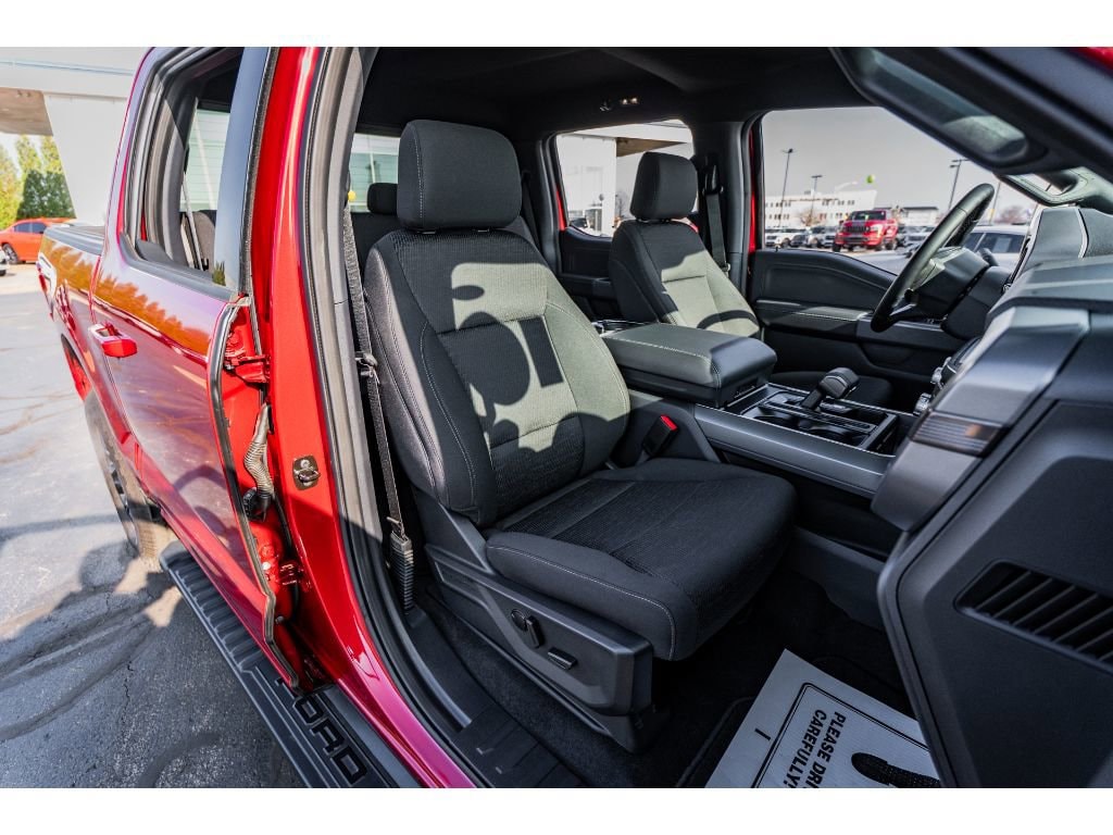 2025 Ford F-150 XLT - Photo 20