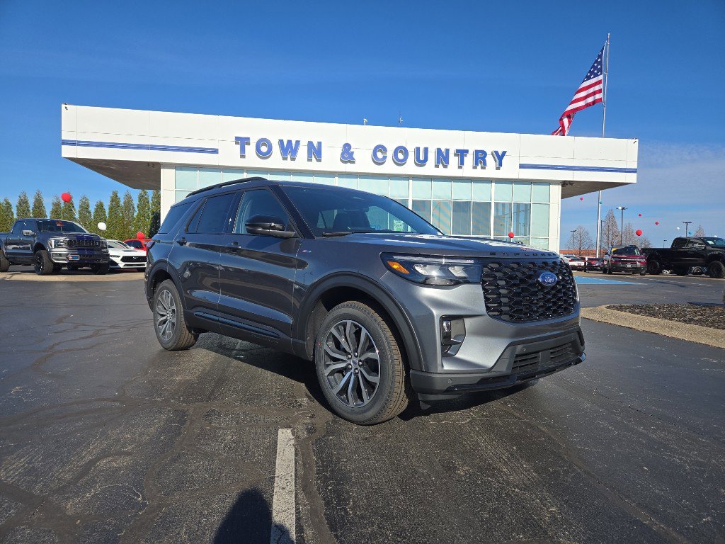 2026 Ford Explorer ST-LINE's photo