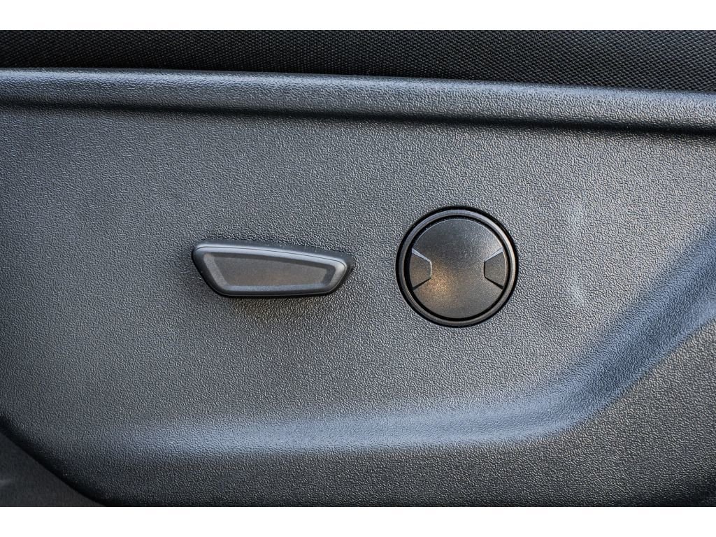 2025 Ford F-150 XLT - Photo 9